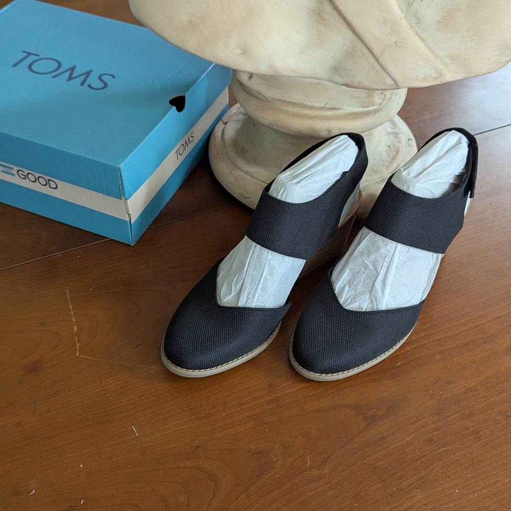 TOMS Black Elastic Strap Mary Jane Flats